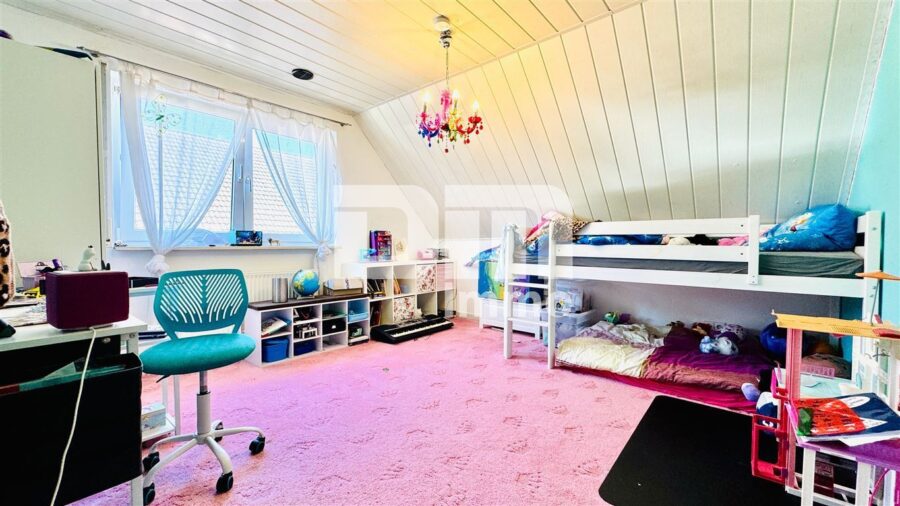 Charmantes Ein- bis Zweifamilienhaus mit großem Garten in begehrter Lage - OG Schlafzimmer / Kind 2